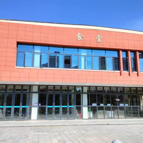 “吃得放心安全、吃得营养健康”——弋阳县谢叠山中学食堂