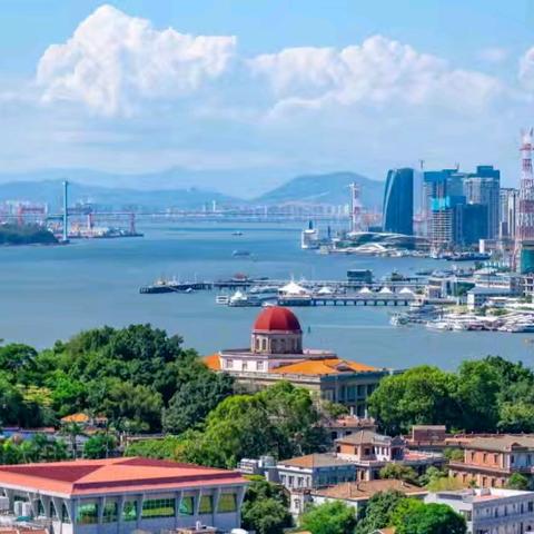 开斋，清明双节江西南昌，婺源油菜花海，景德镇，瑞金，福建武夷山，海滨厦门，鼓浪屿，永定土楼等纯玩八日游