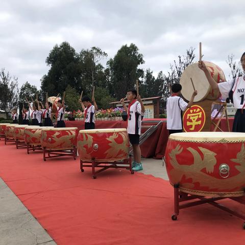 尊师重道    明礼求学——马街镇贞元堡小学党支部活动