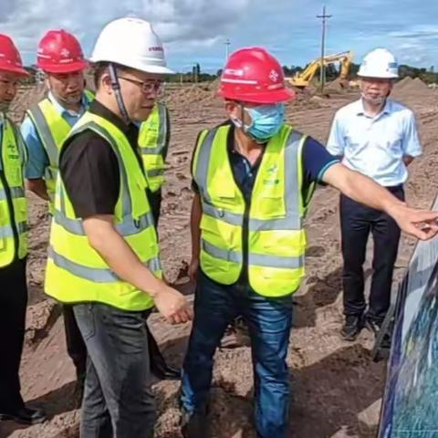 海南交投总经理陈泰锋带队赴环岛旅游公路环新英湾项目进行检查调研工作