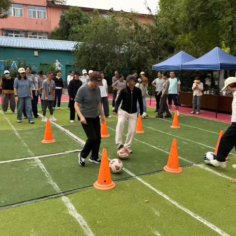 绿茵逐趣迎中秋 凝心聚力向未来——我校教师趣味足球活动精彩回顾