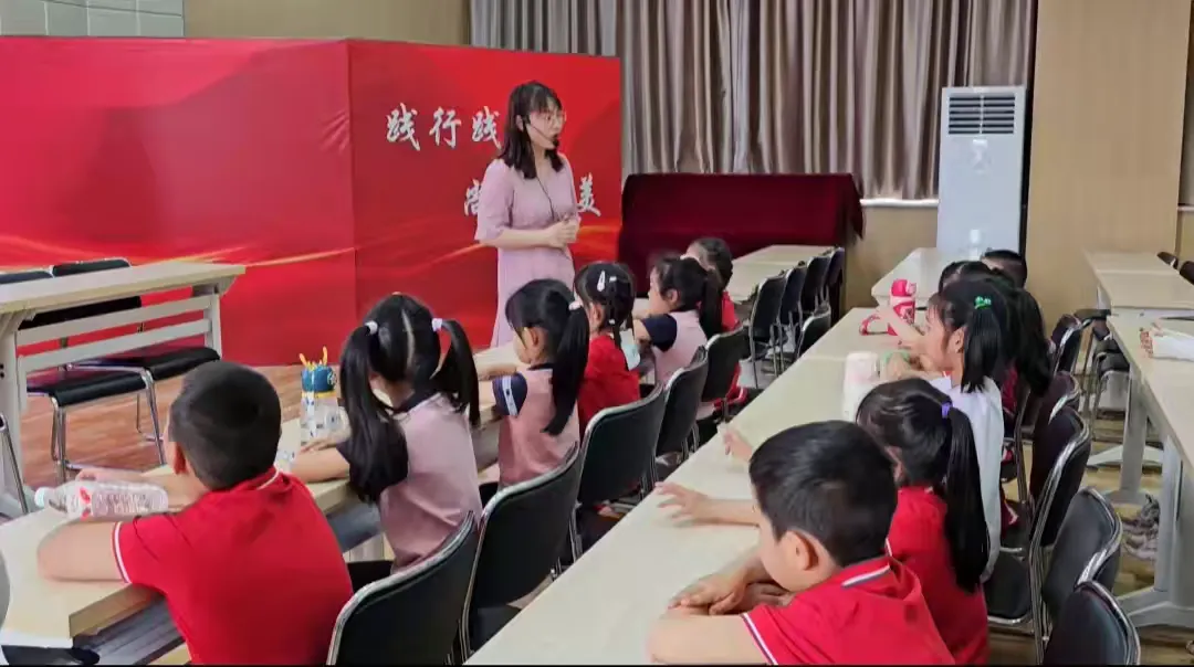 简篇-【园所动态】“初夏美好,遇见小学”——西安航空学院幼儿园大班组参观小学活动纪实 简篇-【园所动态】“初夏美好,遇见小学”——西安航空学院幼儿园大班组参观小学活动纪实