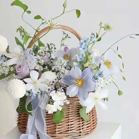 插花兴趣班开课啦！