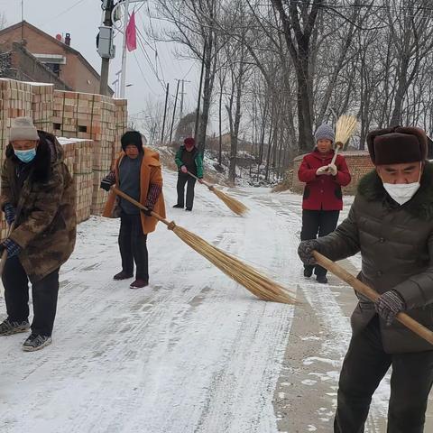 龙关镇扫雪在行动