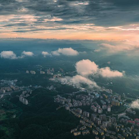 苏马荡的云卷云舒