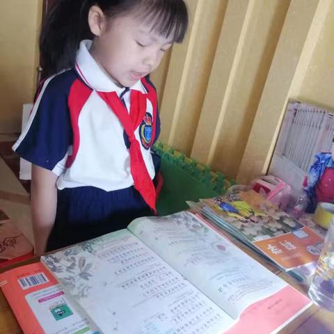 书香少年，爱上阅读。