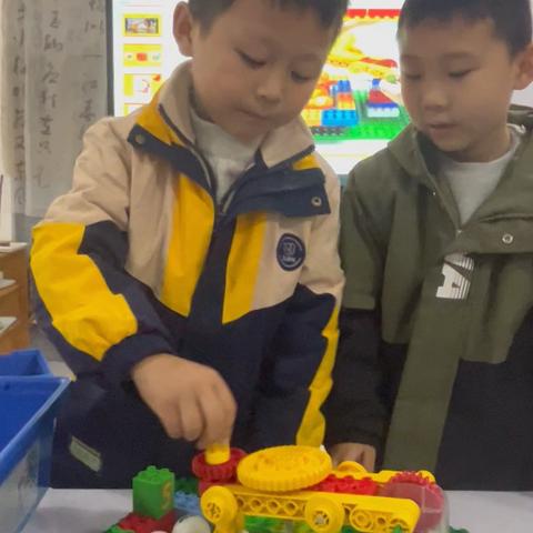 2025年秋季知音幼儿园乐高课程之《打蛋器》