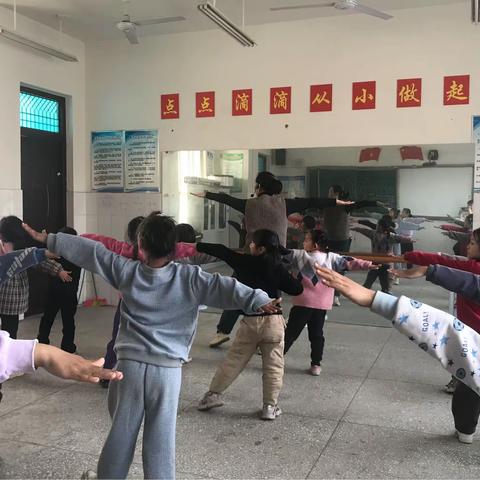 跳动的旋律，飞舞的童年——北固城小学舞蹈社团