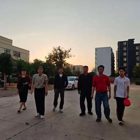 冬阳暖路家访行，家校同心助成长——记杨柑中学八年级12月家访活动