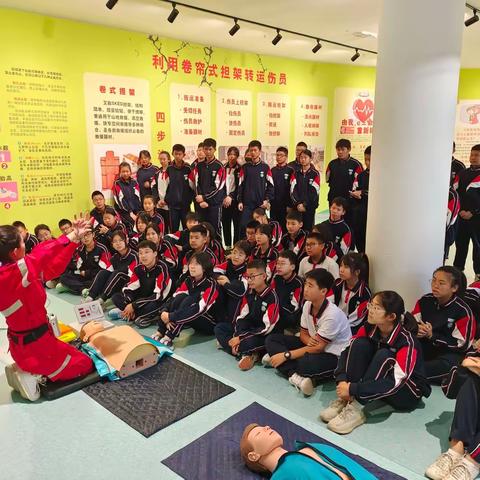 守护生命线  安全伴我行 -----记六中北旺校区803班走进北京公共安全体验馆