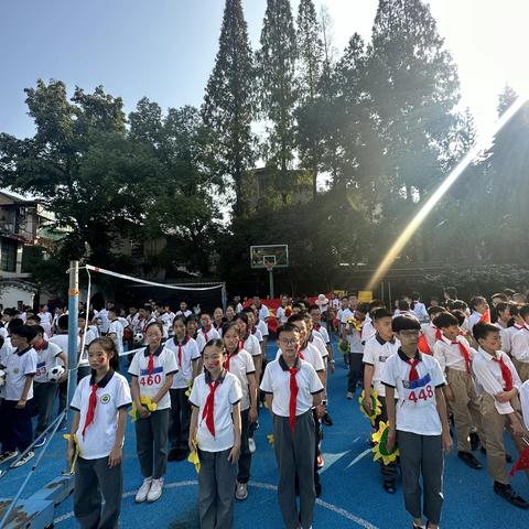 【育才·实践】秋季运动会，努力拼搏，圆满ENDING--育才小学六（1）班秋季运动会