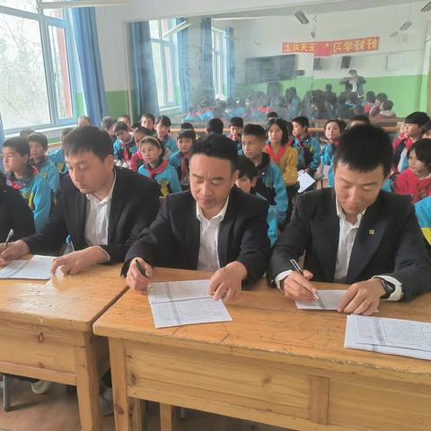 霍什拉甫乡加依巴格小学举行“诵红色经典 传爱国精神”朗诵比赛活动