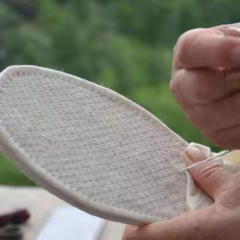 做棉鞋（第1期2023年总第586期）