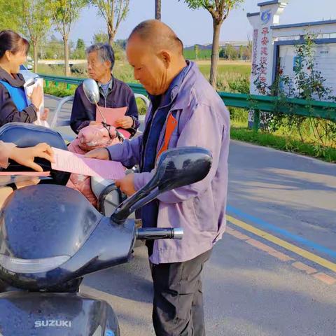 樊湾社区：网格员+志愿者联动，织密合作医疗缴费宣传网