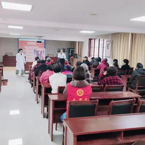 “健康进樊湾 关爱暖夕阳” 樊湾社区开展中老年人健康知识讲座暨关爱服务活动
