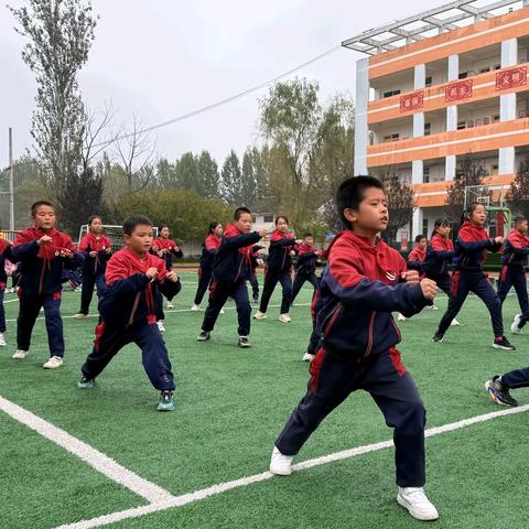 武韵承经典 体操健少年——陇县东风镇中心小学体操比赛侧记