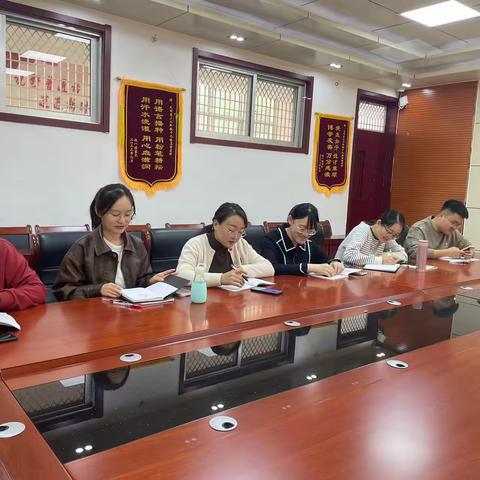 在课中启思，以交流促教--滕州市实验小学大同校区李海艳名师工作室活动