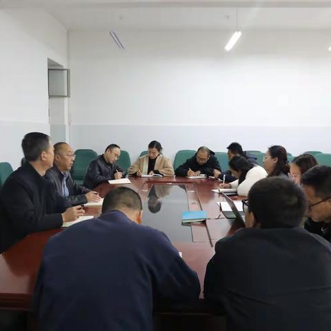 全面分析 精准发力 家校共育——陇东中学分校期中考试后系列总结表彰活动纪实