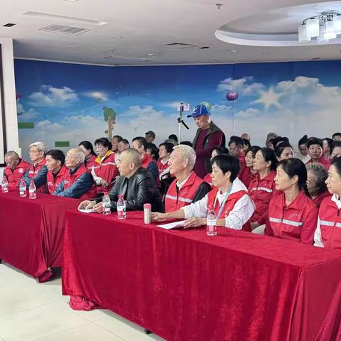 “银龄献爱心，志愿暖社区” ——圩镇社区召开2025年老年协会志愿活动表彰大会