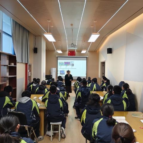 西方现代艺术的裂变与新生——西安市第八十三中学体艺组第六次教研活动顺利展开