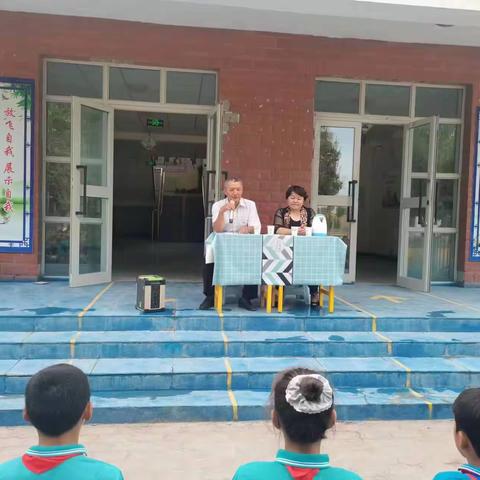 鄯善县鲁克沁镇三个桥小学邀请退休老党员开展宣讲教育活动