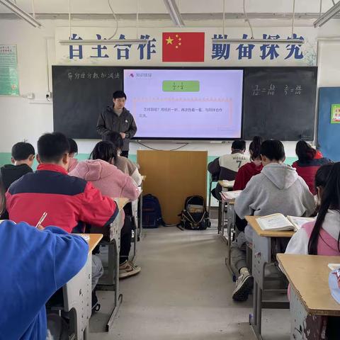 课例深研讨   教学增实效——利通区第十七小学数学教研组集体教研活动（一）