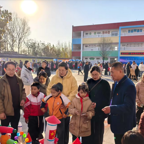 家校同心育新苗——滕州市张汪实验学校小学部举行2025-2026学年度第一学期家长会活动