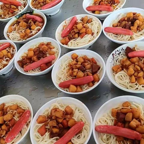 兰陵县第十二中学实施“三到位”机制推动食堂管理“质效双增”