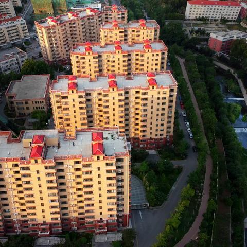 金源山居依山傍水 银发童颜人杰地灵