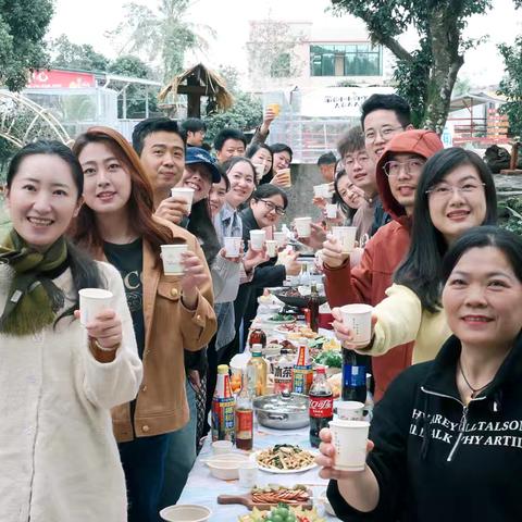 围炉共话 以烟火凝聚团队之心 | 火山云艺术小院团建纪实