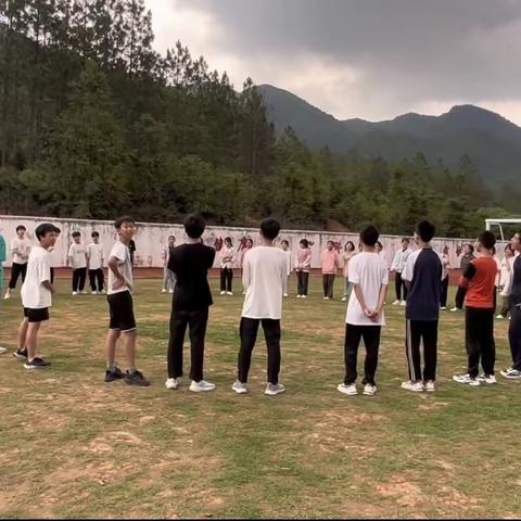 关爱学生 幸福成长——万安县宝山中学心理健康教育