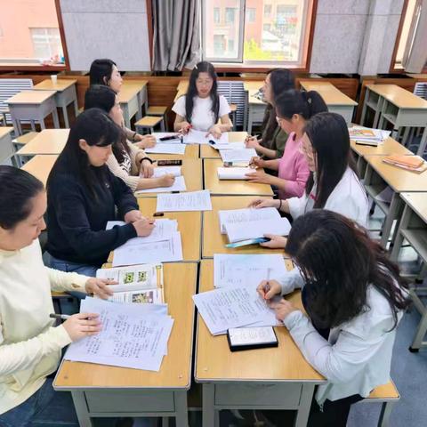 米脂县南关小学英语组 “青蓝工程”结对帮扶活动纪实