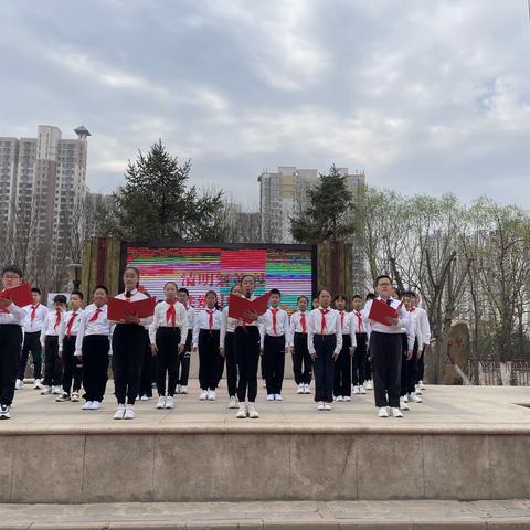 清明祭英烈 共铸中华魂 ———杏花岭区实验小学第六周主题升旗仪式