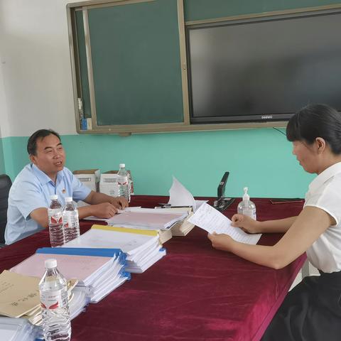 区医保局安红章同志到李集镇王岗寺小学讲思政课