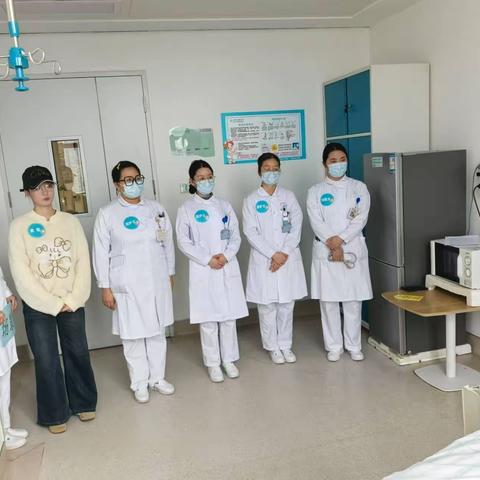 护理安全无小事，跌倒坠床要重视——神经内科二病区组织开展患者发生跌倒坠床应急预案演练