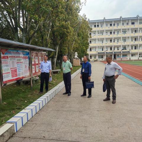 调研赋予新能 督导助力提升 ——宁化县淮土初级中学迎接4月份乡村学校专项调研