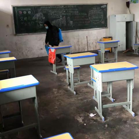 整治校园环境 全面进行消杀 ——淮土中学2026年春季开学前校园消杀工作