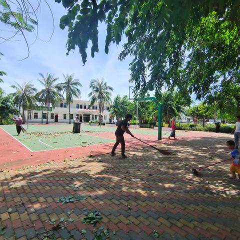 道达村开展“清洁家园  防蚊灭蚊”爱国卫生专项行动