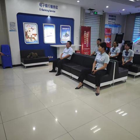 和田分行迎宾路支行开展消防安全知识及消防器材使用培训