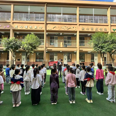 西安银行高新支行营业室 ‍进校园普及金融知识宣传活动