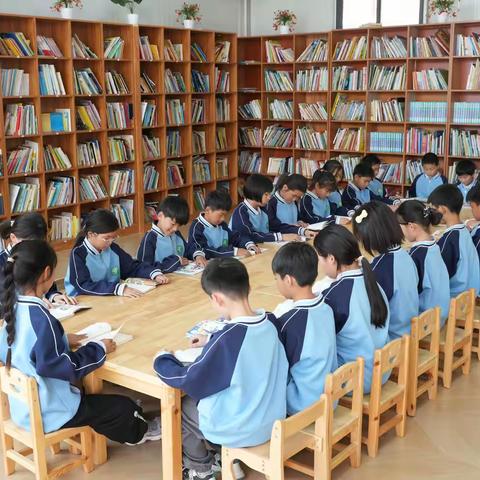 书香润心田，阅读伴成长——育才学校"书香进校园"主题活动纪实