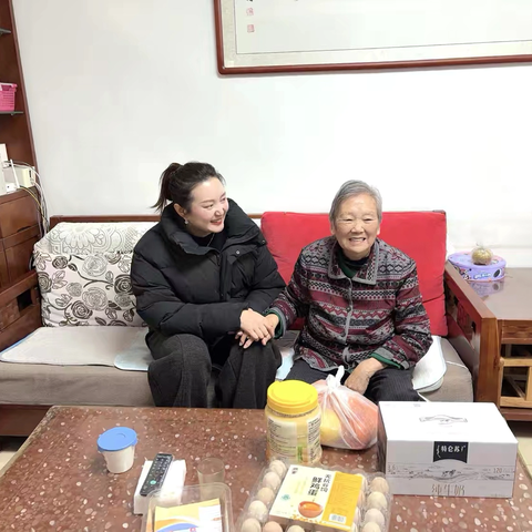 雪韵暖冬 党情暖心——太乙路社区党委元旦慰问困难党员温情纪实