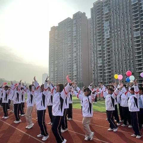 健康生活，快乐运动——石鼓船山实验中学第一届秋季运动会八班风采展示