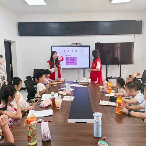 七彩暑托伴童行，科技路社区暖心护缤纷夏日
