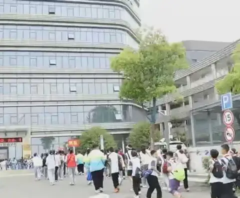 “智”探科学奥秘——襄阳26中华科科普研学活动