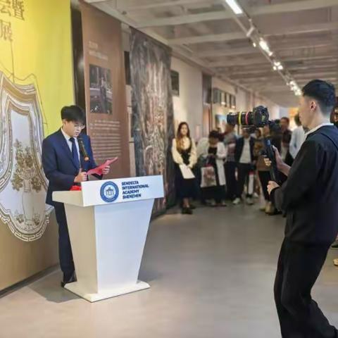 万文景“莲与龙”摄影作品展暨《岭南屋》新书发布