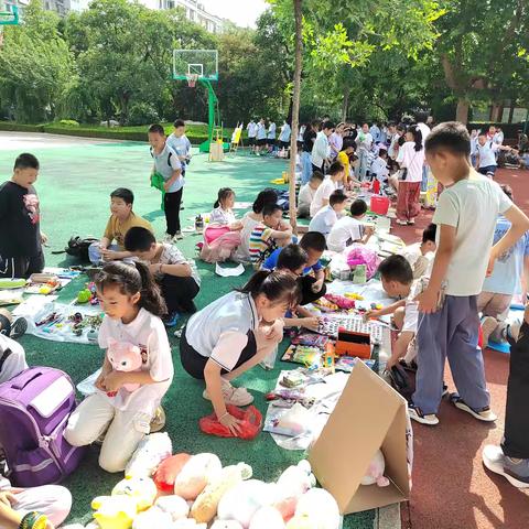 特师附小三年级二班跳蚤市场