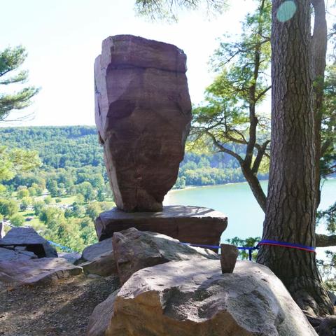 威斯康星州的魔鬼湖-Devil's Lake