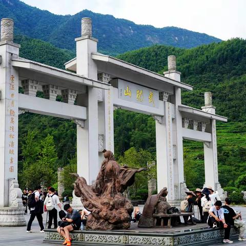 雨中的武功山金顶：一场与瑜伽裤的较量（上）