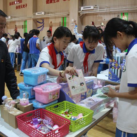 “智·慧”币在手 快乐满心头----记高岭学校智慧超市四月开市